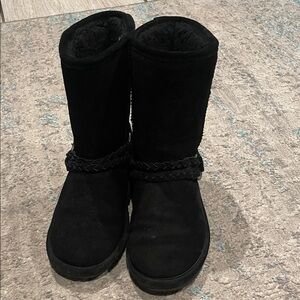 BearPaw Black Winter Boots with Braided Detail